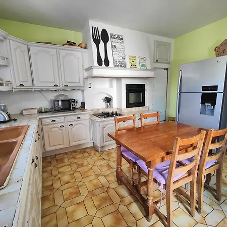 Bright And Comfortable Private Holiday home *