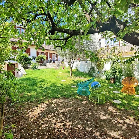 Bright And Comfortable Private Holiday home *