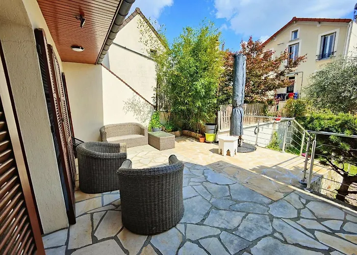 Bright And Comfortable Private Holiday home *