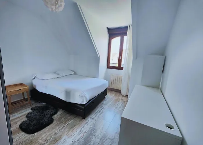Bright And Comfortable Private