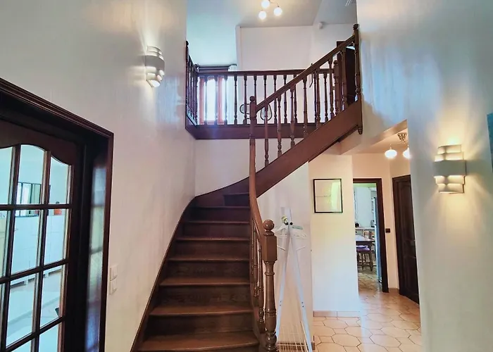 Bright And Comfortable Private Holiday home *