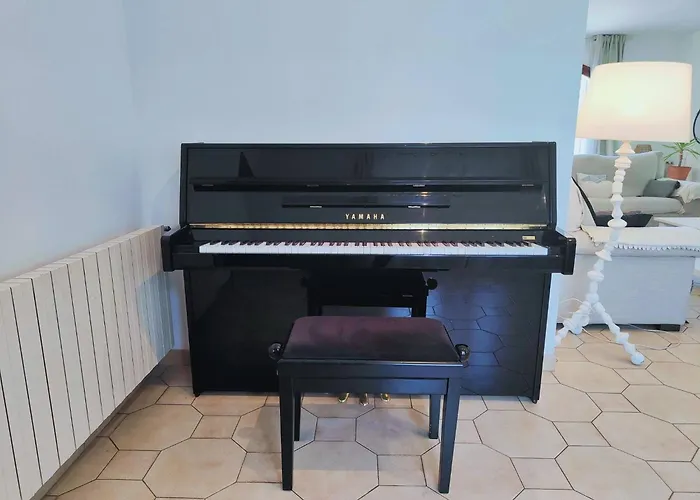 Bright And Comfortable Private La Courneuve
