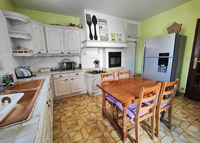 Bright And Comfortable Private Holiday home *