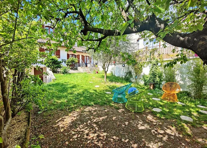 Bright And Comfortable Private Holiday home *